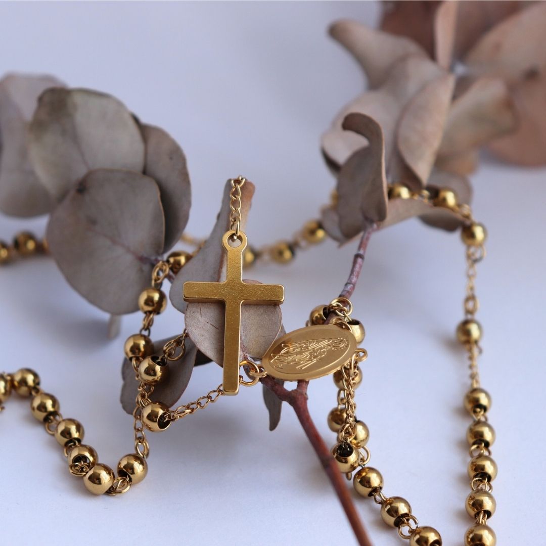 Camándula Mediana – Oro Laminado 18K