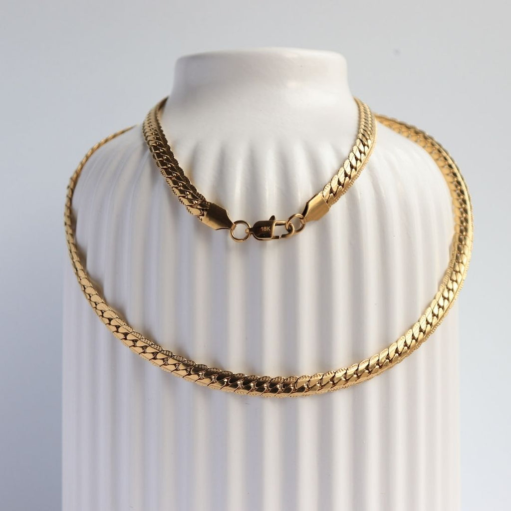 Cadena Grabada 6 mm – Oro Laminado 18K (65 cm)