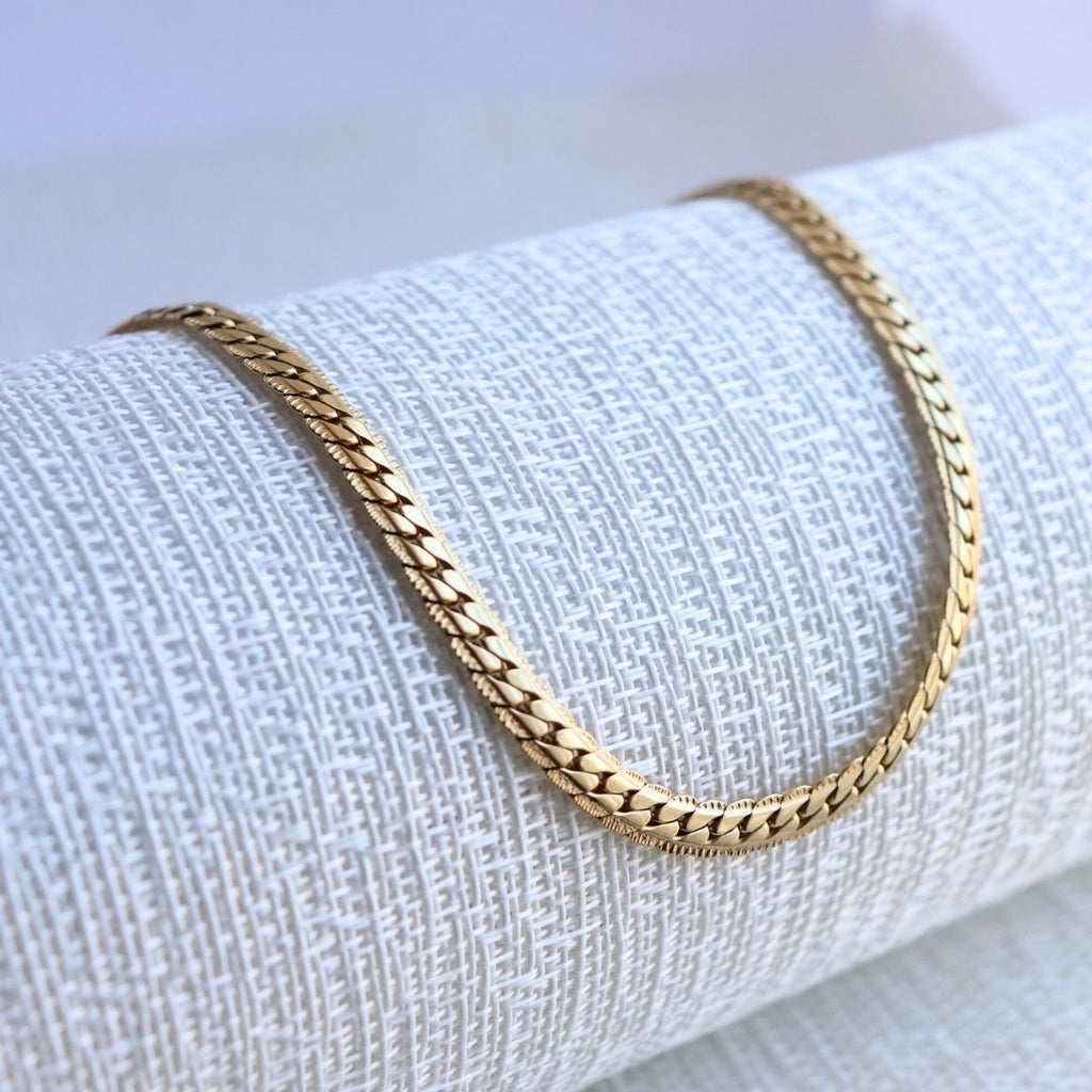 Cadena Grabada 6 mm – Oro Laminado 18K (65 cm)