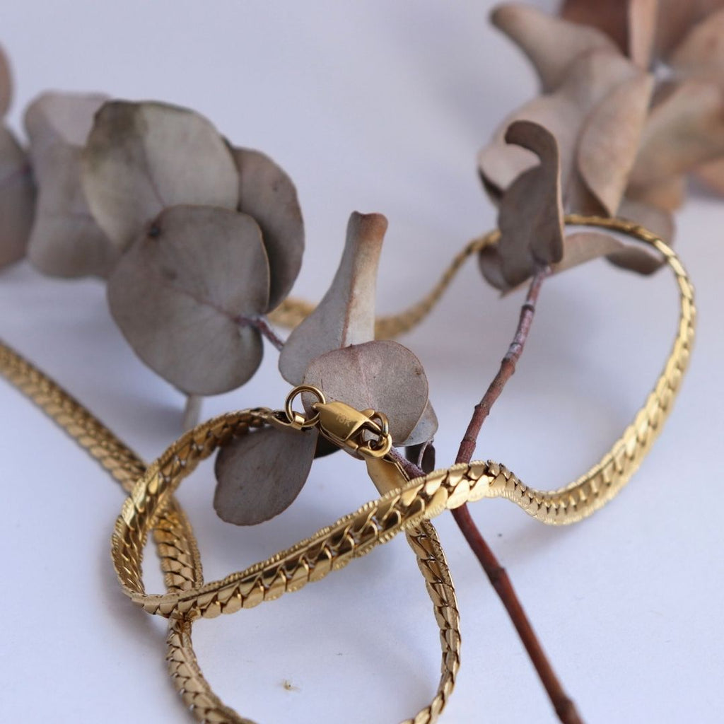 Cadena Grabada 6 mm – Oro Laminado 18K (65 cm)