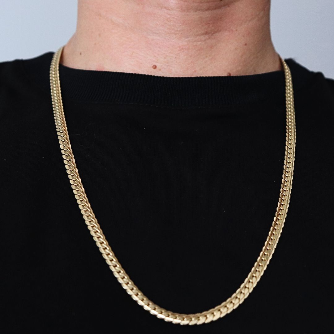 Cadena Grabada 6 mm – Oro Laminado 18K (65 cm)