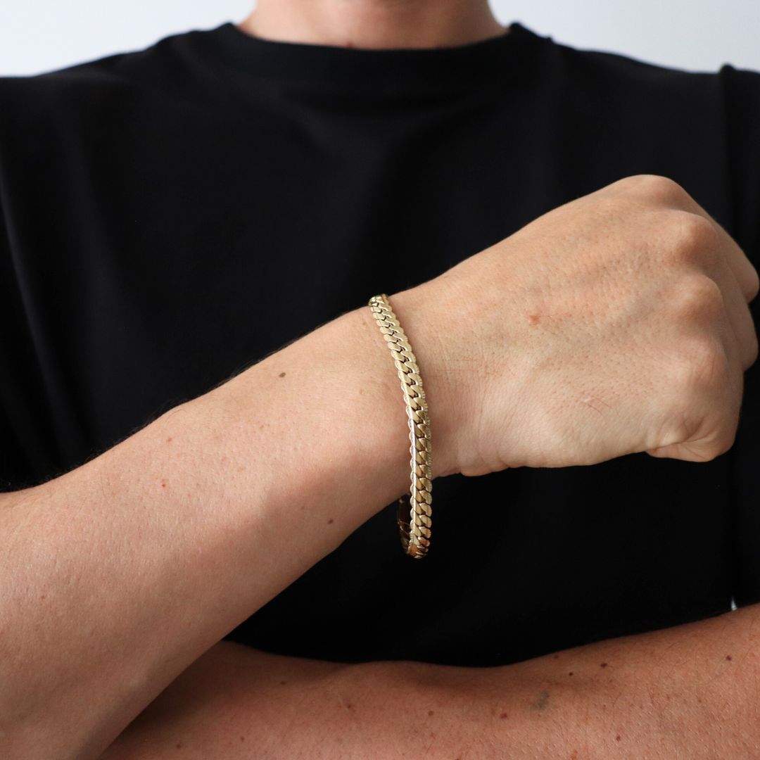 Pulsera Grabada 6 mm – Oro Laminado 18K (20 cm)