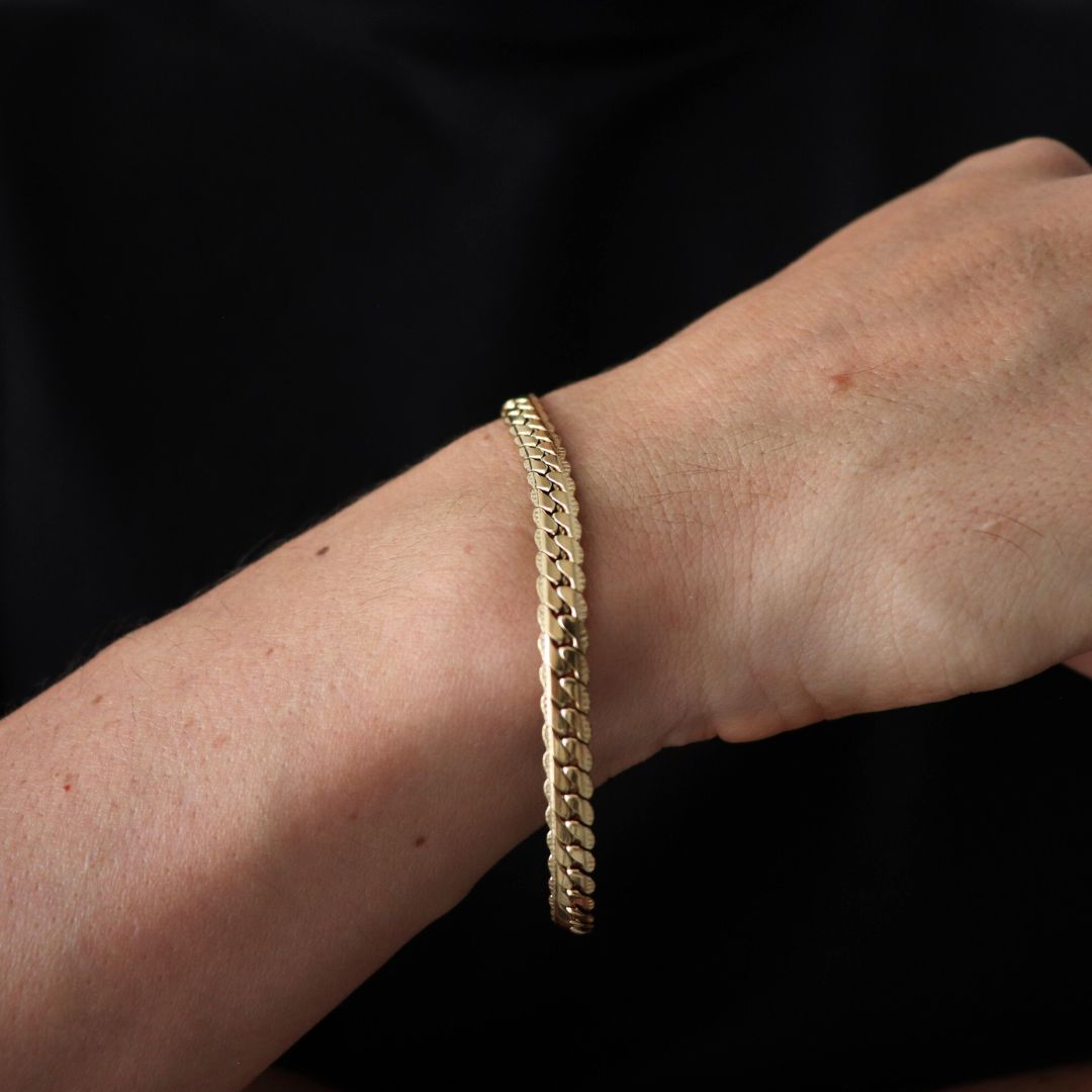 Pulsera Grabada 6 mm – Oro Laminado 18K (20 cm)